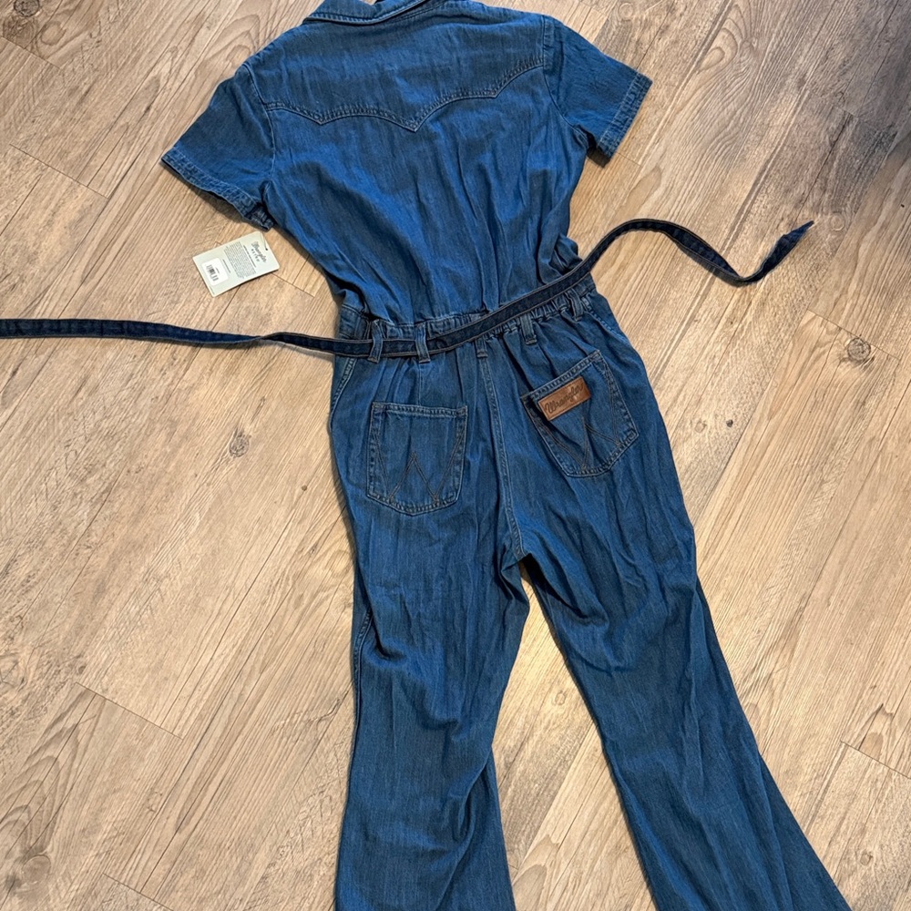 Stylish Wrangler Women's Blue Denim Overalls - Picture 3 of 3